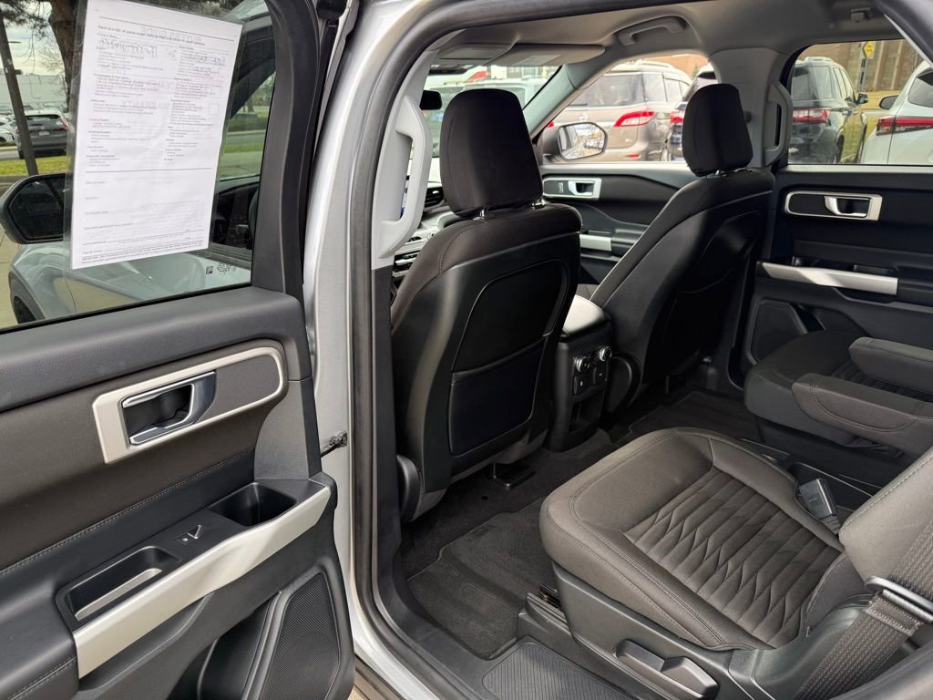 Used 2020 Ford Explorer XLT w/ Comfort Package AWD/4WD image 12