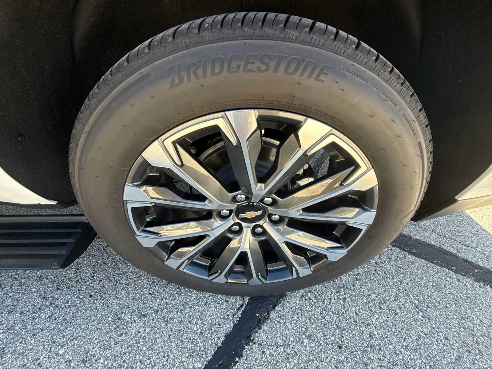 Certified 2025 Chevrolet Tahoe High Country AWD/4WD image 33