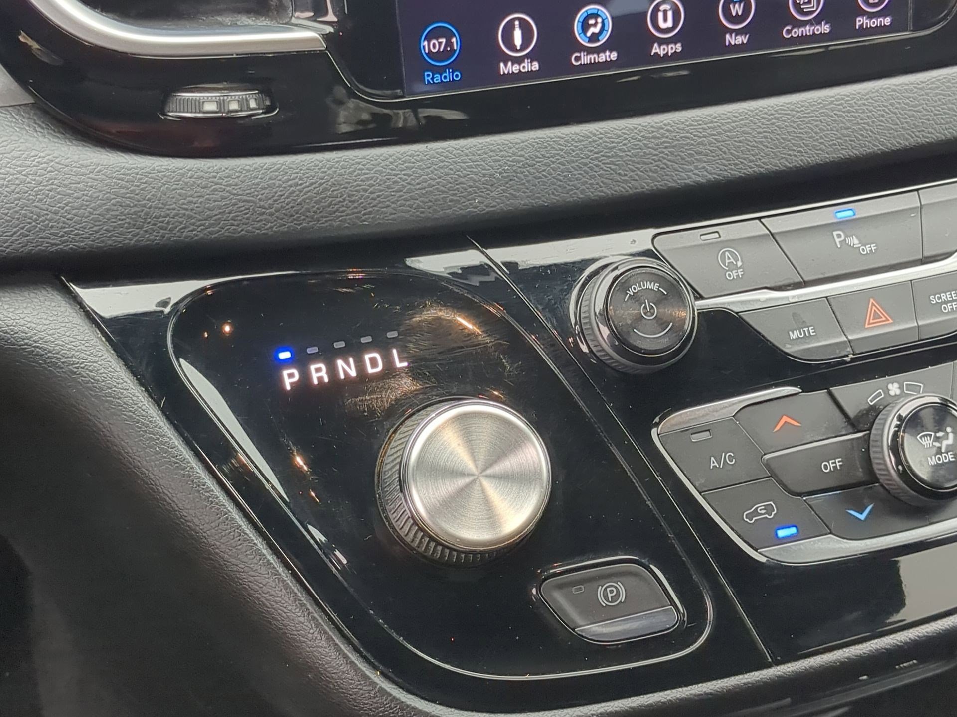 Used 2018 Chrysler Pacifica Touring-L w/ S Appearance Package image 20