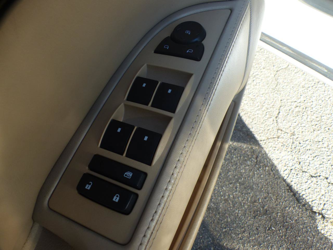 Used 2007 Buick Lucerne CXL FWD image 18