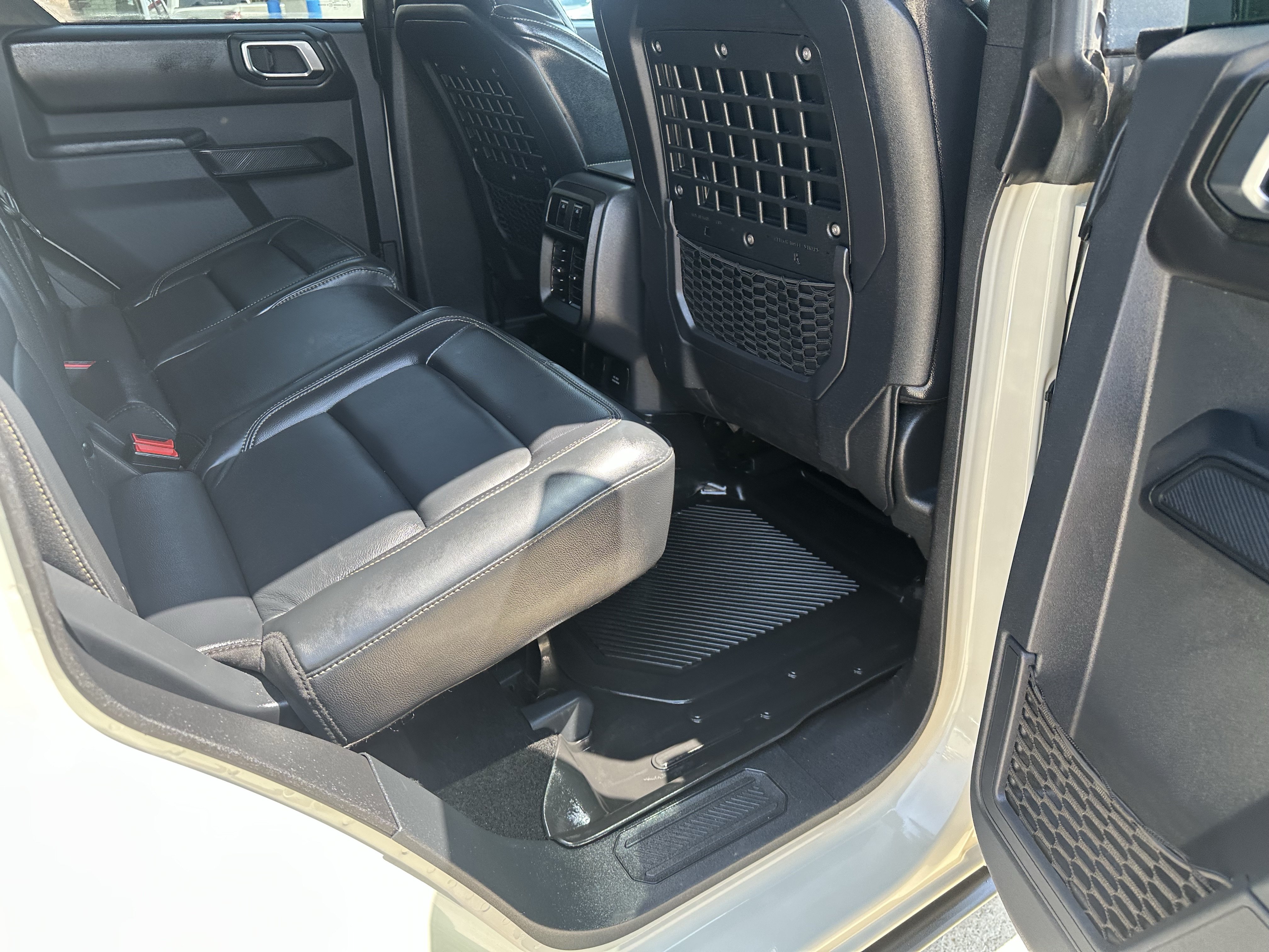 Used 2025 Ford Bronco Badlands AWD/4WD image 11