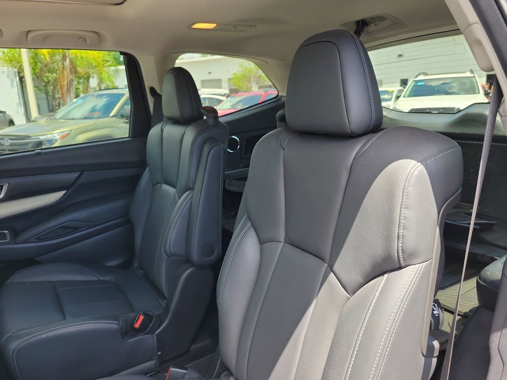 Used 2020 Subaru Ascent Limited w/ Technology Package AWD/4WD image 11