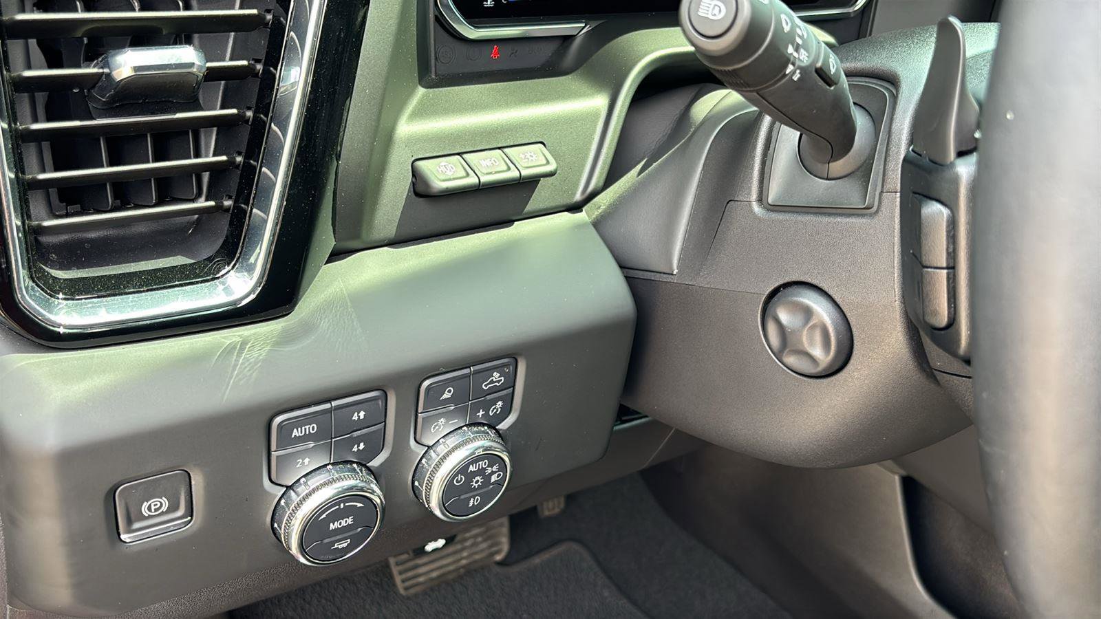 Certified 2024 GMC Sierra 1500 Denali w/ Technology Package AWD/4WD image 26