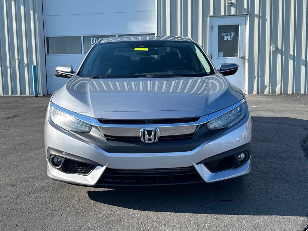 Used 2016 Honda Civic Touring image 2