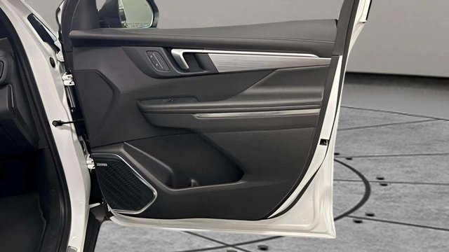 Used 2025 Buick Enclave Preferred image 17