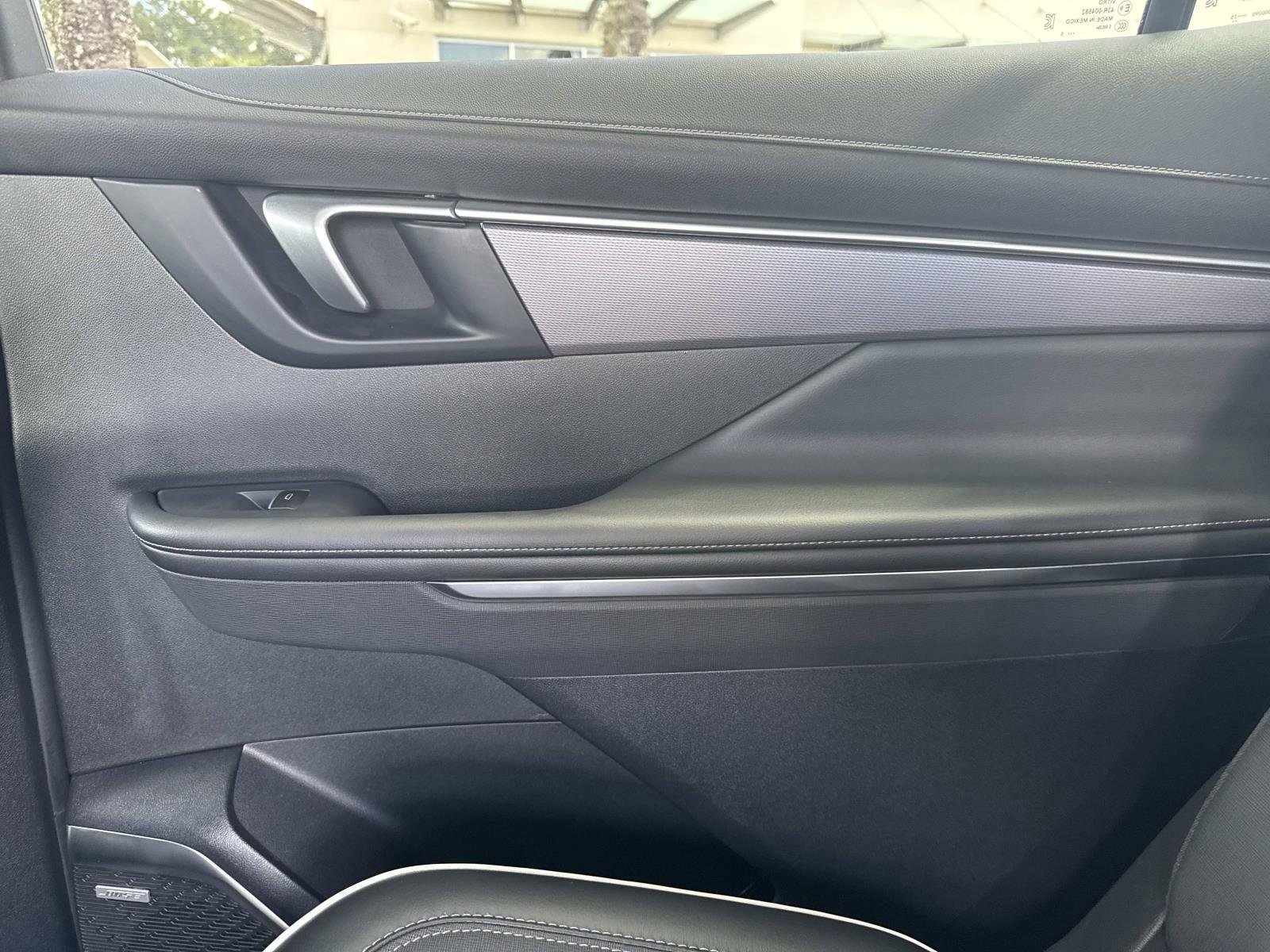 Used 2025 Buick Enclave Sport Touring FWD image 14