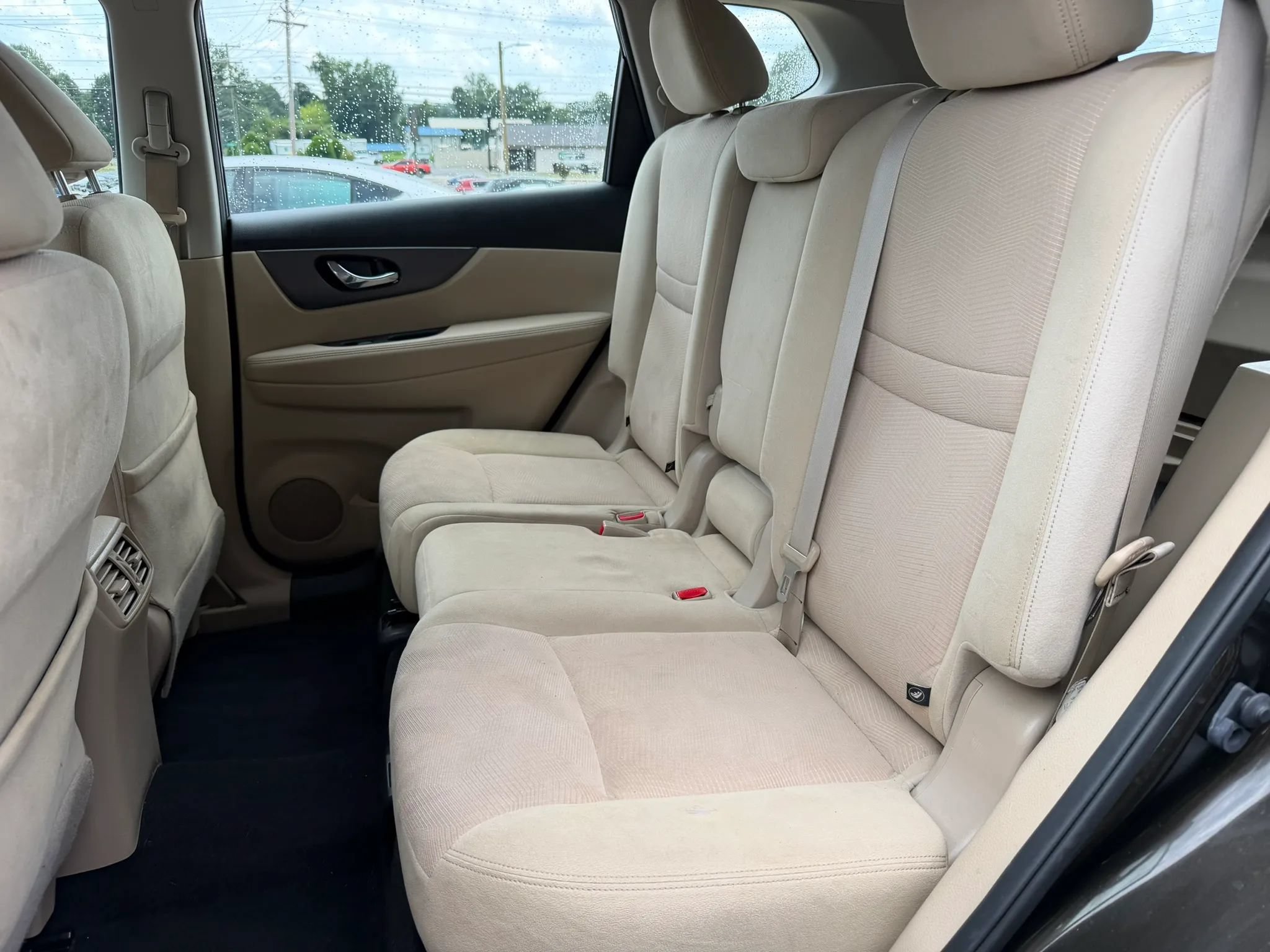 Used 2016 Nissan Rogue S FWD image 11