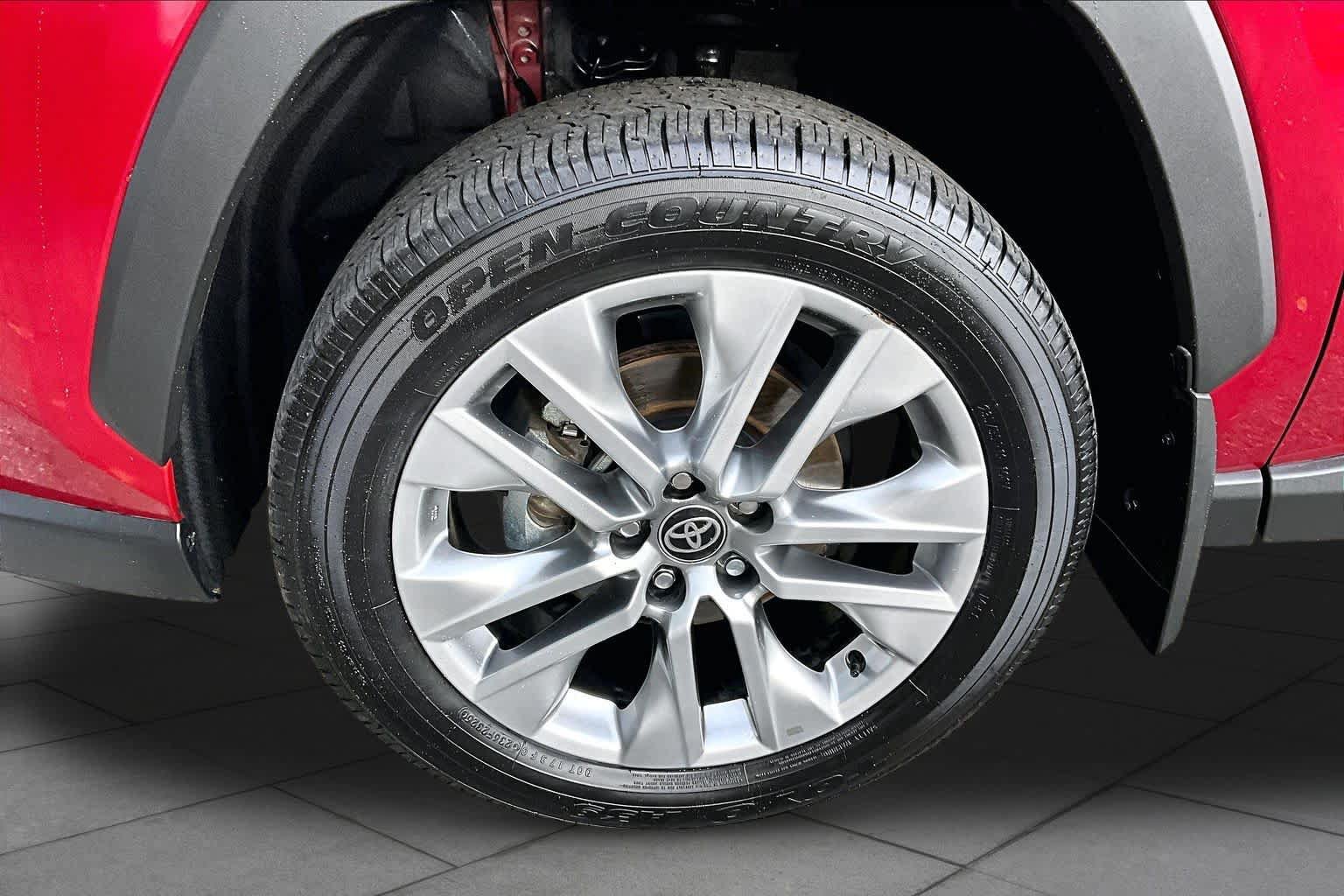 Used 2025 Toyota RAV4 XLE Premium AWD/4WD image 11