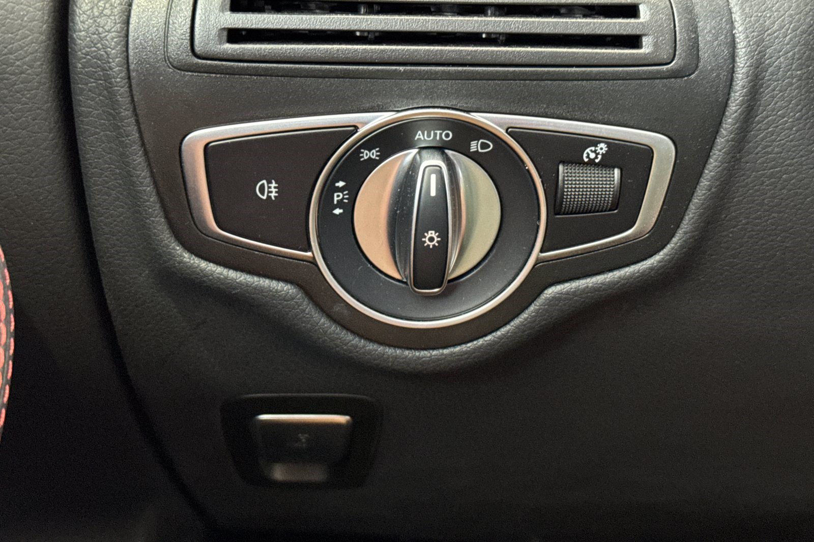 Used 2022 Mercedes-Benz GLC 43 AMG 4MATIC image 35