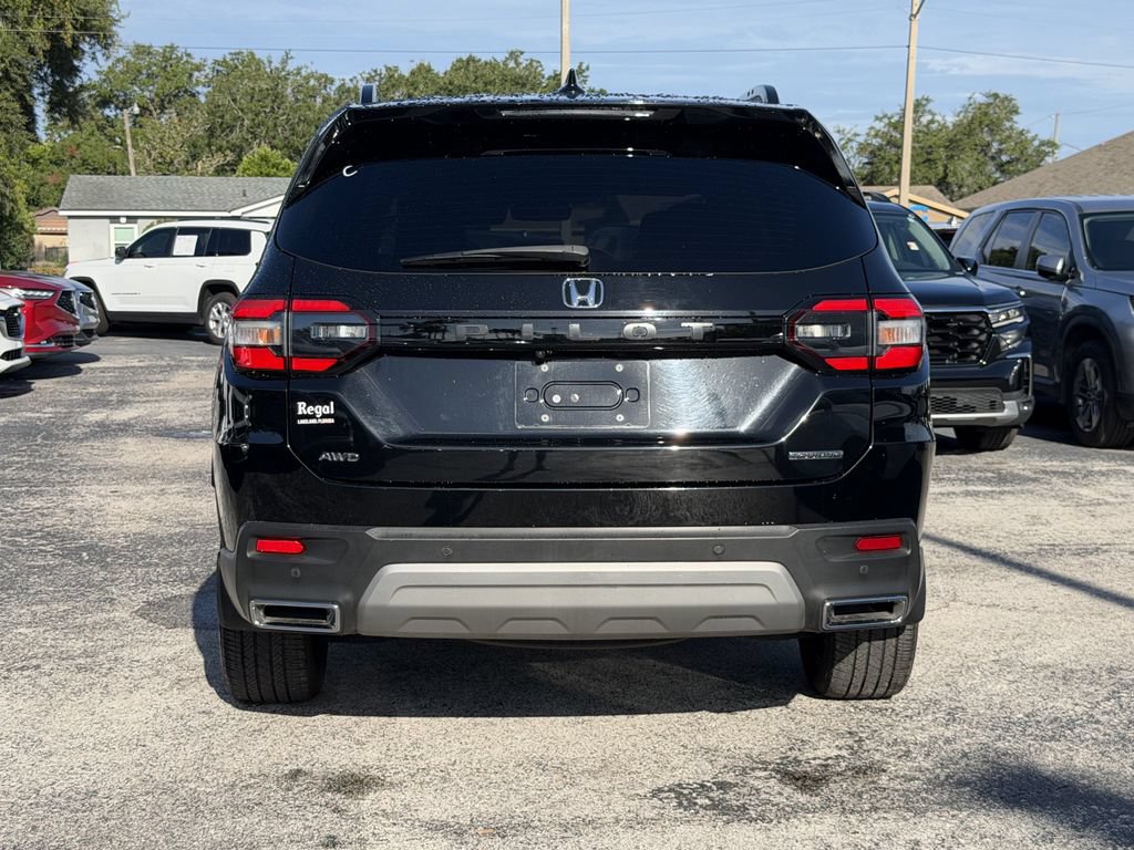 Used 2024 Honda Pilot Touring image 6
