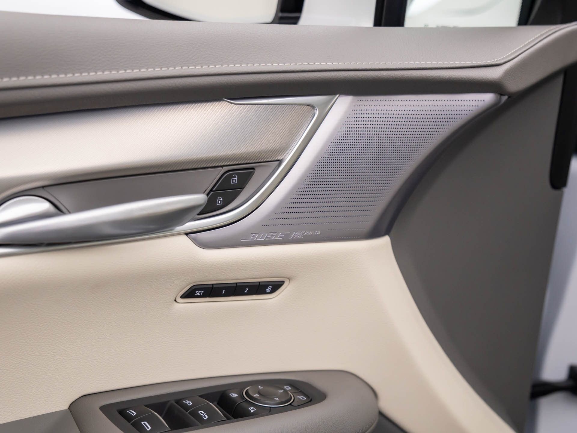 New 2025 Cadillac XT5 Premium Luxury AWD/4WD image 16