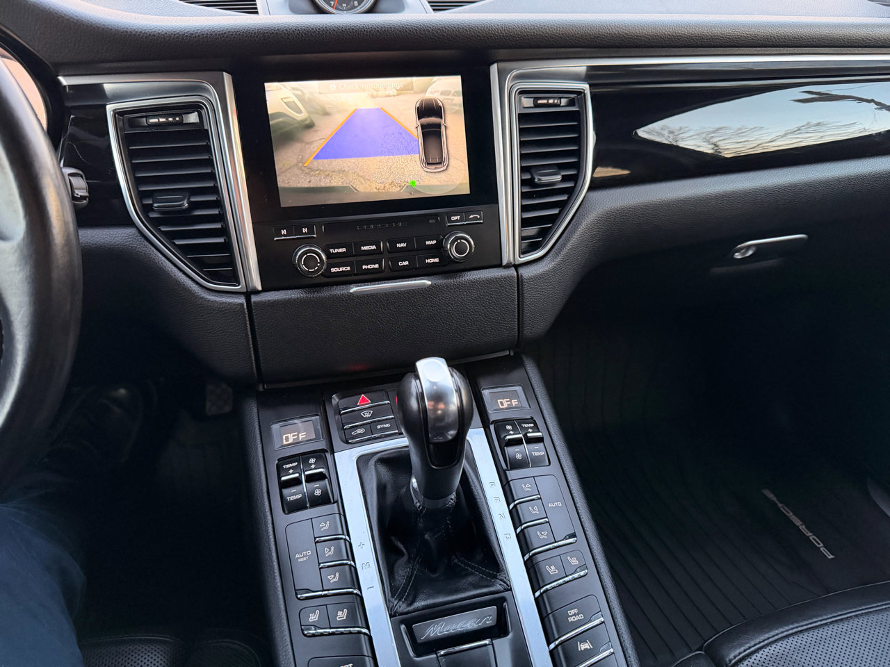 Used 2017 Porsche Macan S image 36