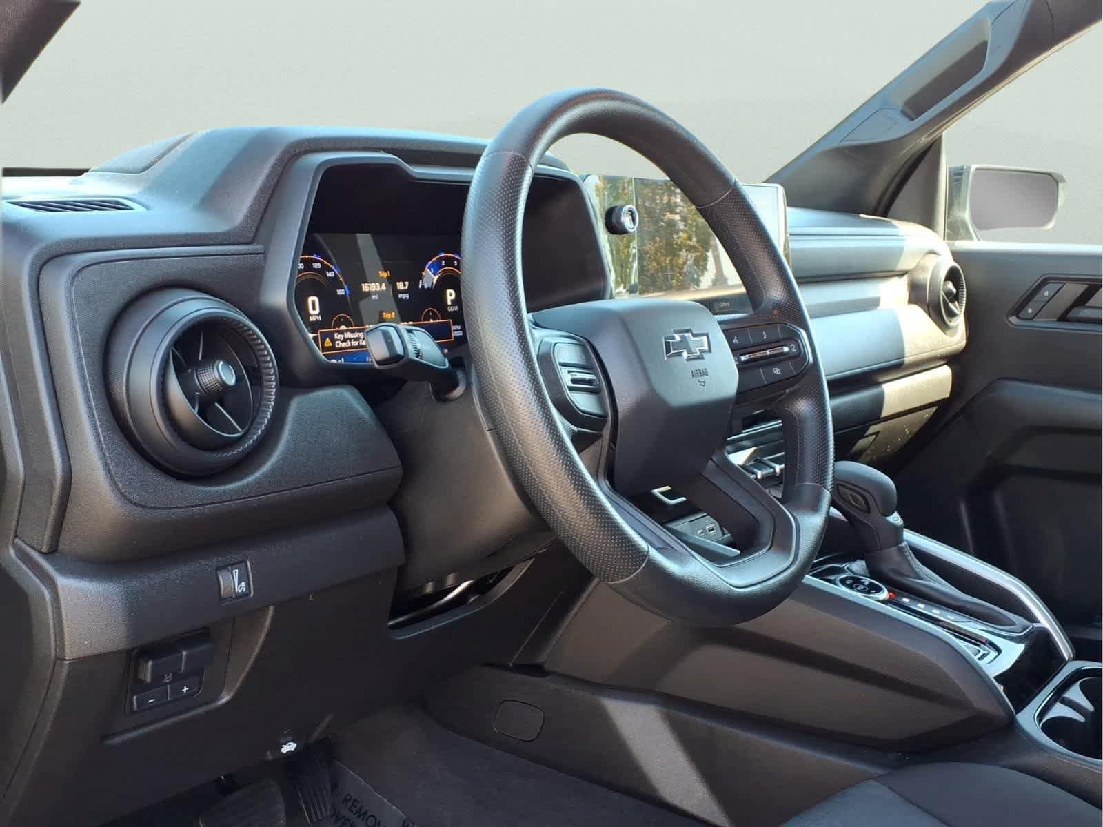 Used 2024 Chevrolet Colorado Trail Boss w/ Technology Package AWD/4WD image 18