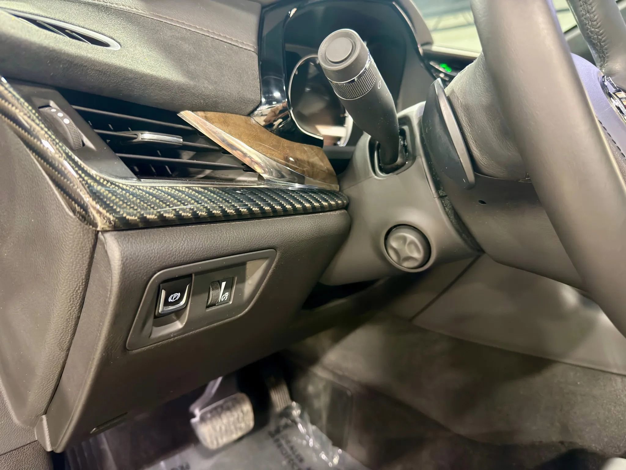 Used 2014 Cadillac ELR w/ Luxury Package image 17