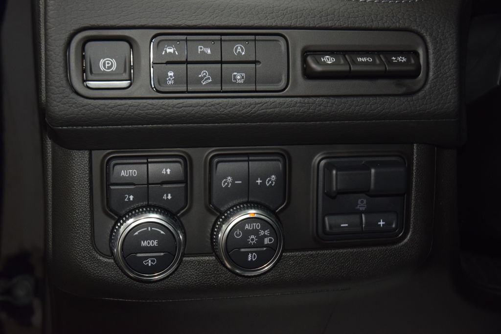 Used 2024 GMC Yukon Denali w/ Max Trailering Package AWD/4WD image 37