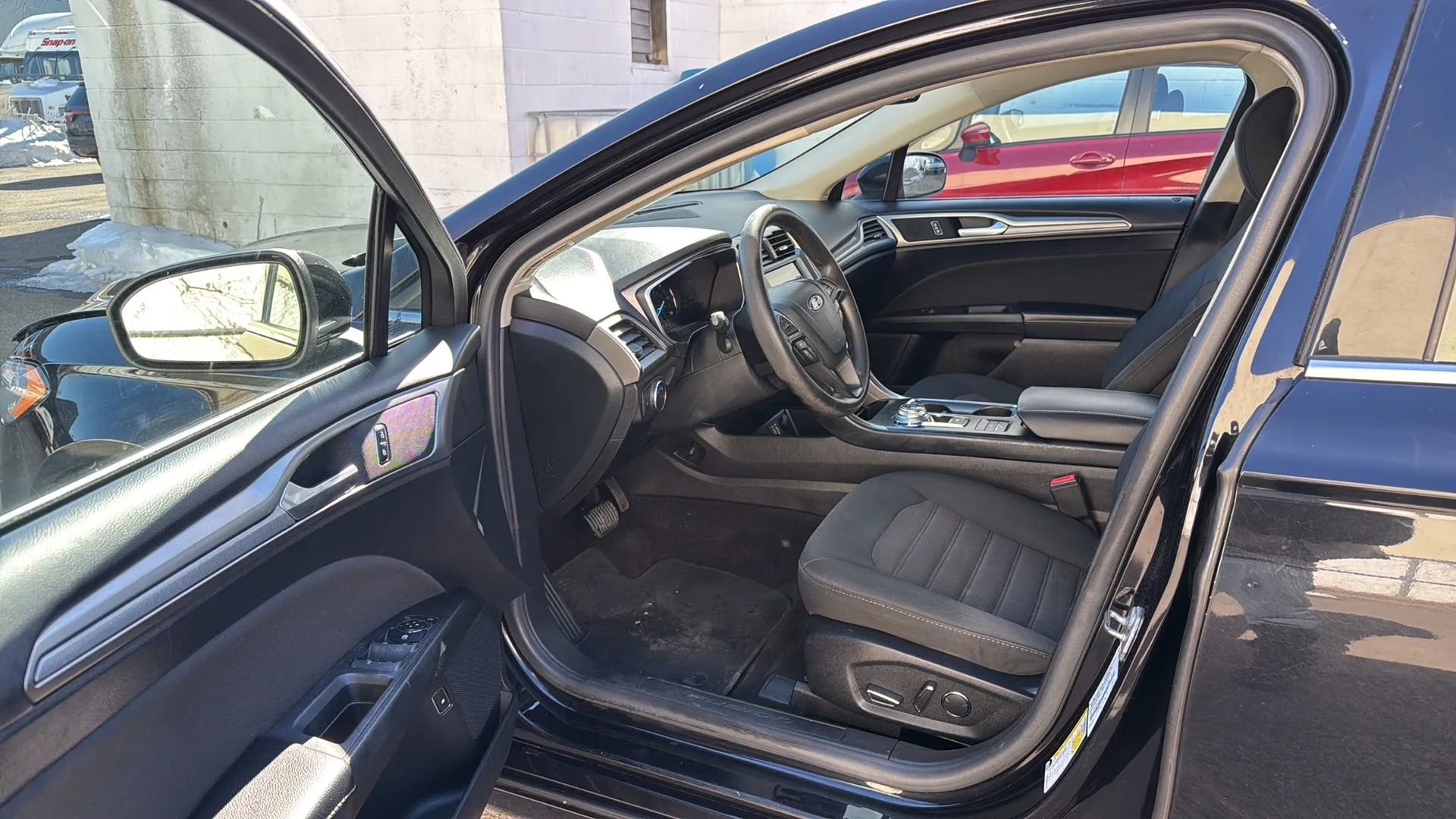 Used 2019 Ford Fusion SE image 23