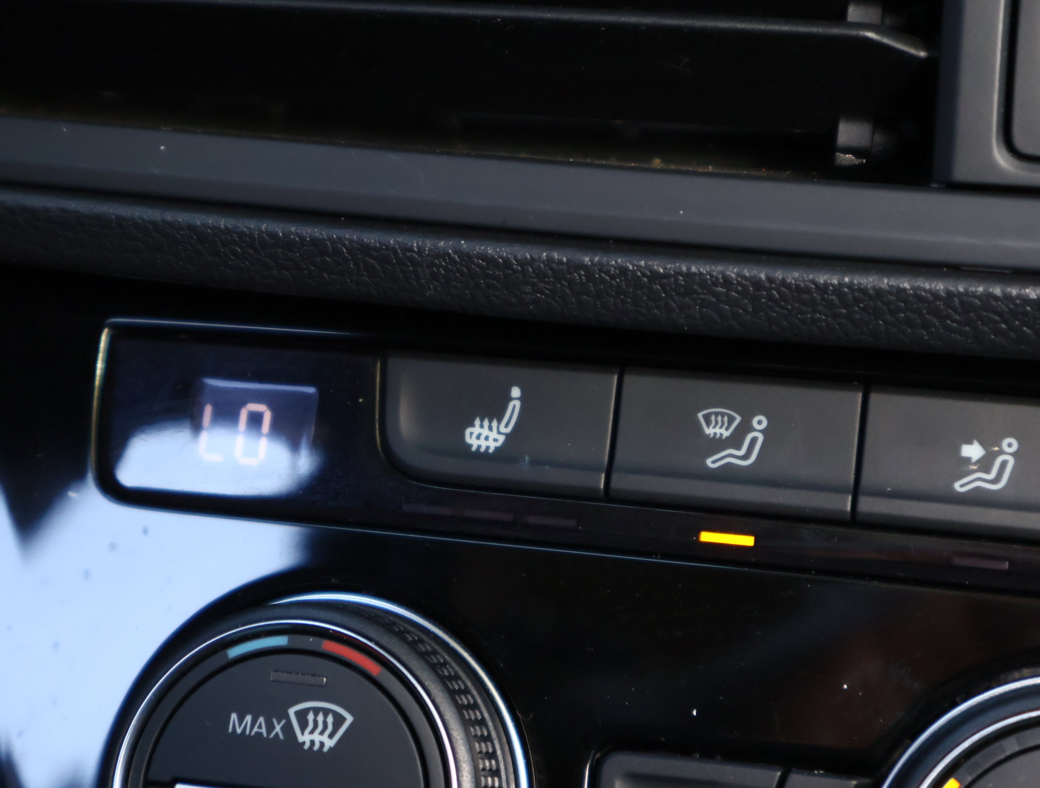 Used 2024 Volkswagen Jetta SE image 19