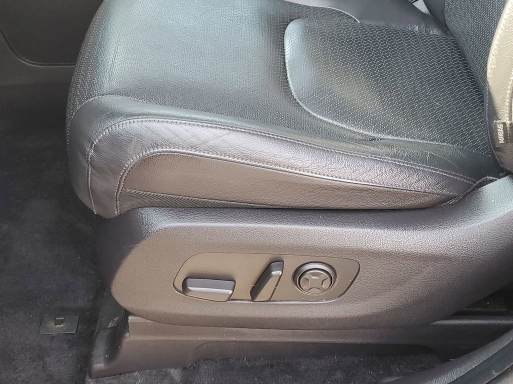 Used 2022 Kia Carnival SX Prestige image 12