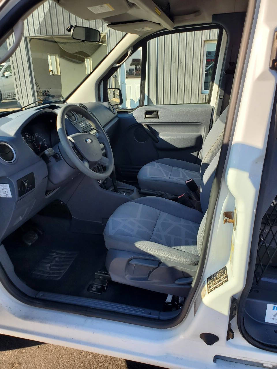 Used 2011 Ford Transit Connect XLT image 9