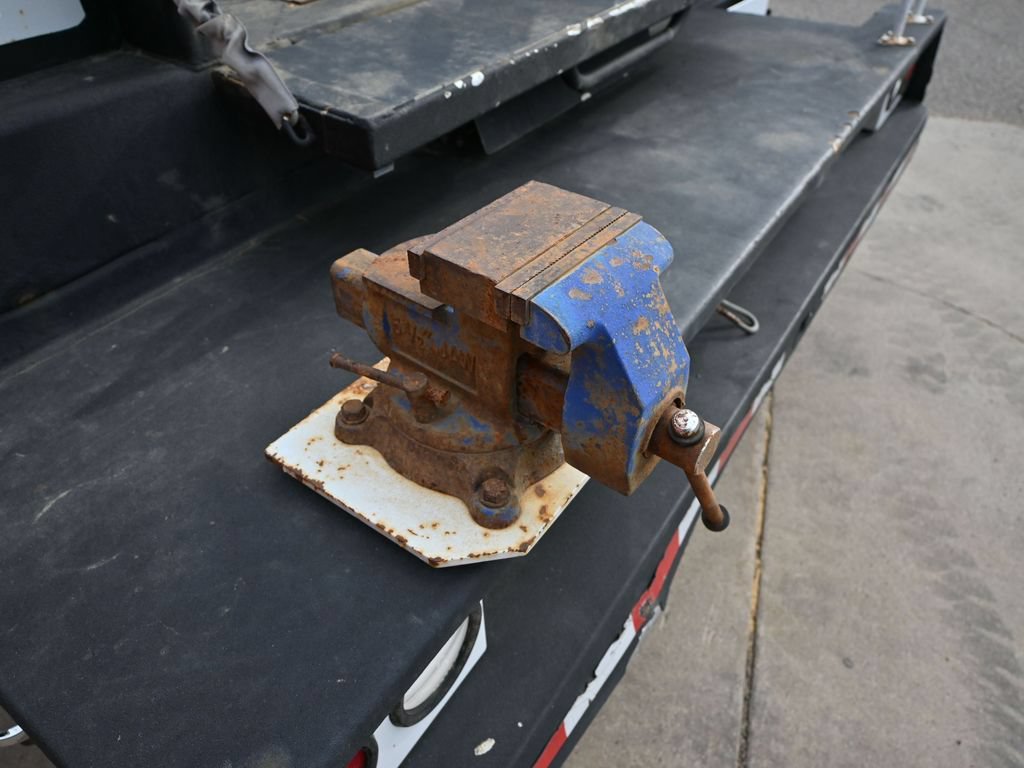 Used 2016 Ford F550 2WD Regular Cab Super Duty image 41