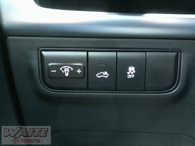 Used 2025 Hyundai Santa Cruz SE image 18