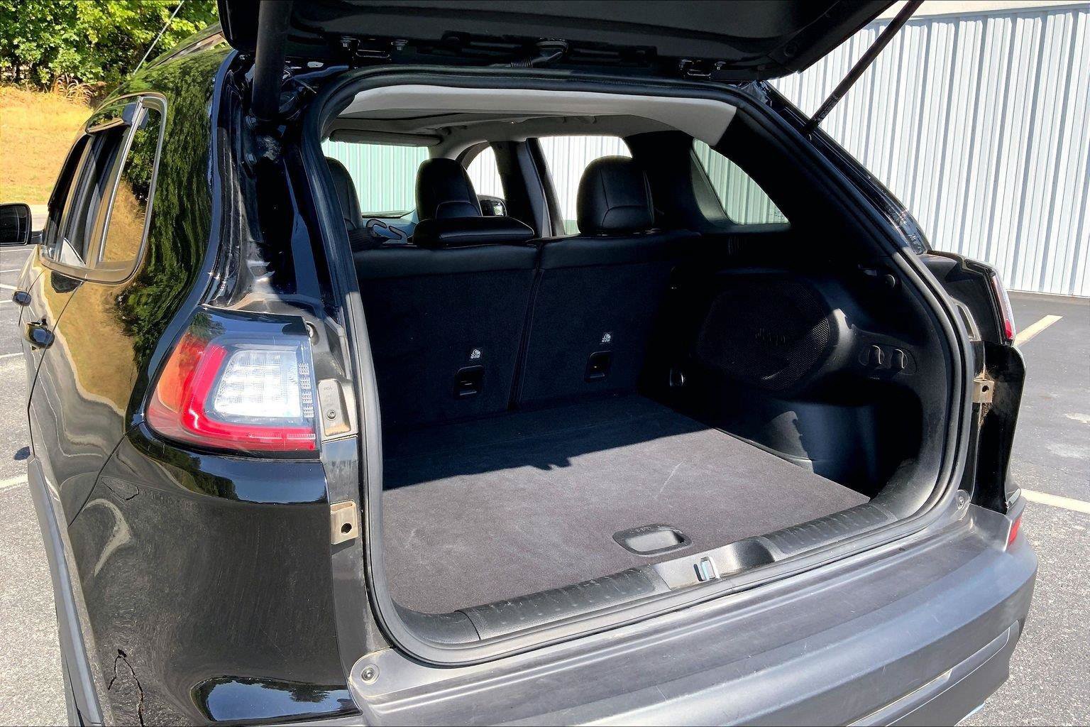 Used 2022 Jeep Cherokee Latitude Lux w/ Sun & Sound Group FWD image 27