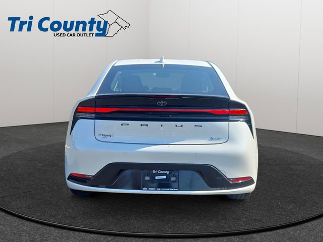 Used 2025 Toyota Prius XLE image 7