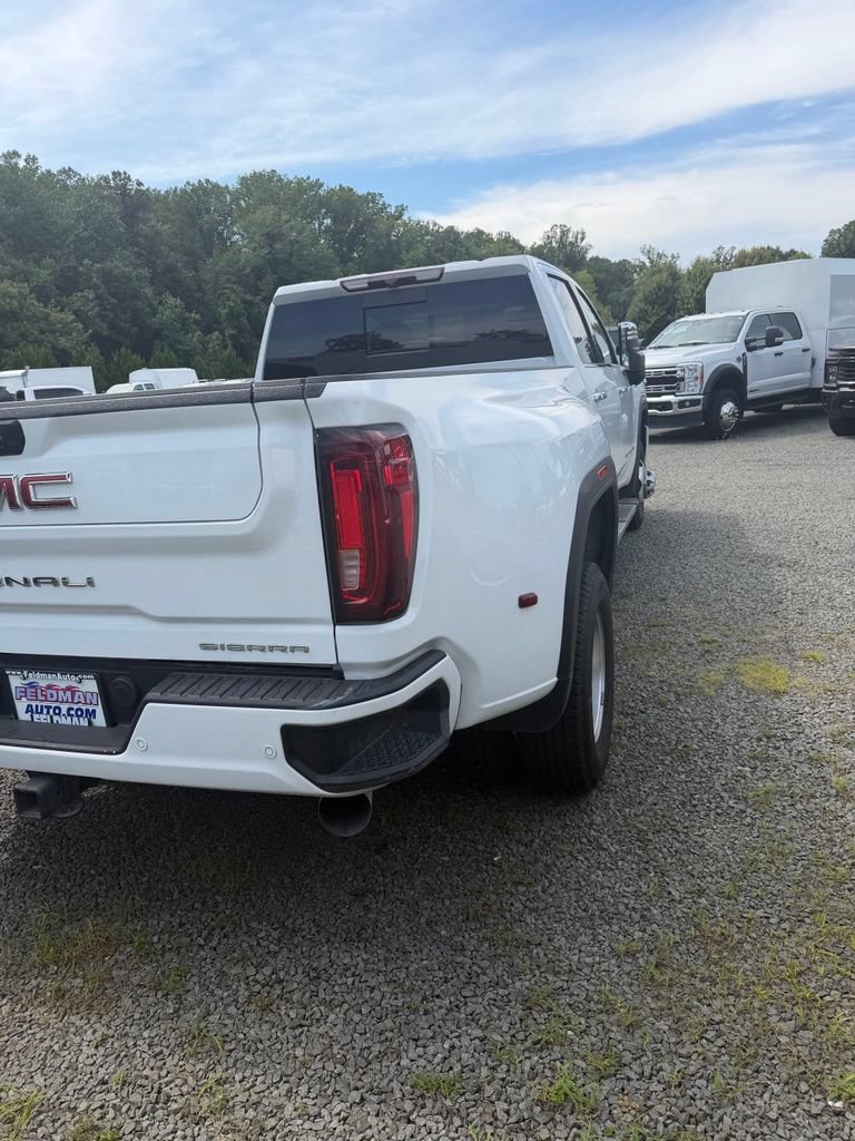 Used 2023 GMC Sierra 3500 Denali AWD/4WD image 17