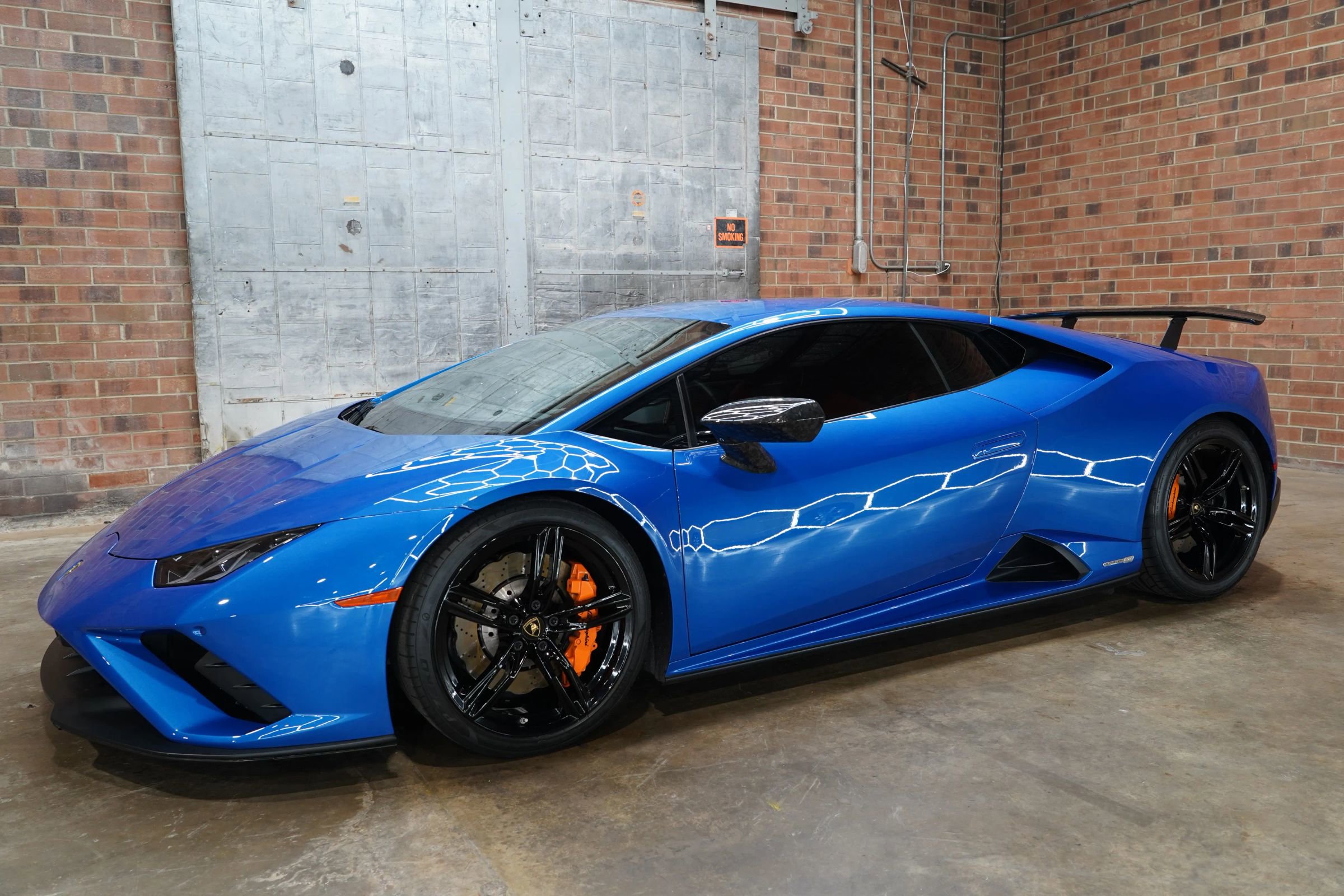 Used 2020 Lamborghini Huracan EVO image 10