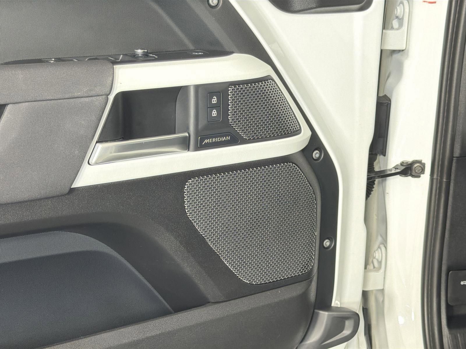 Used 2023 Land Rover Defender 110 S image 21