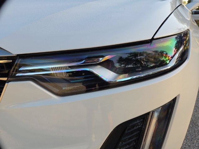 Certified 2025 Cadillac XT6 Premium Luxury w/ Technology Package FWD image 9
