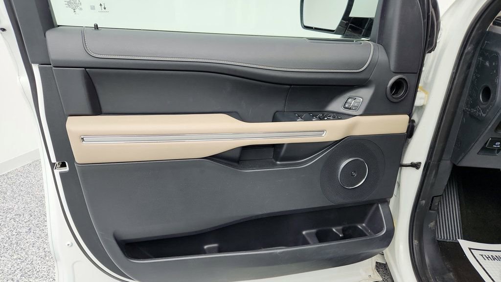 Used 2023 Ford Expedition Limited image 11