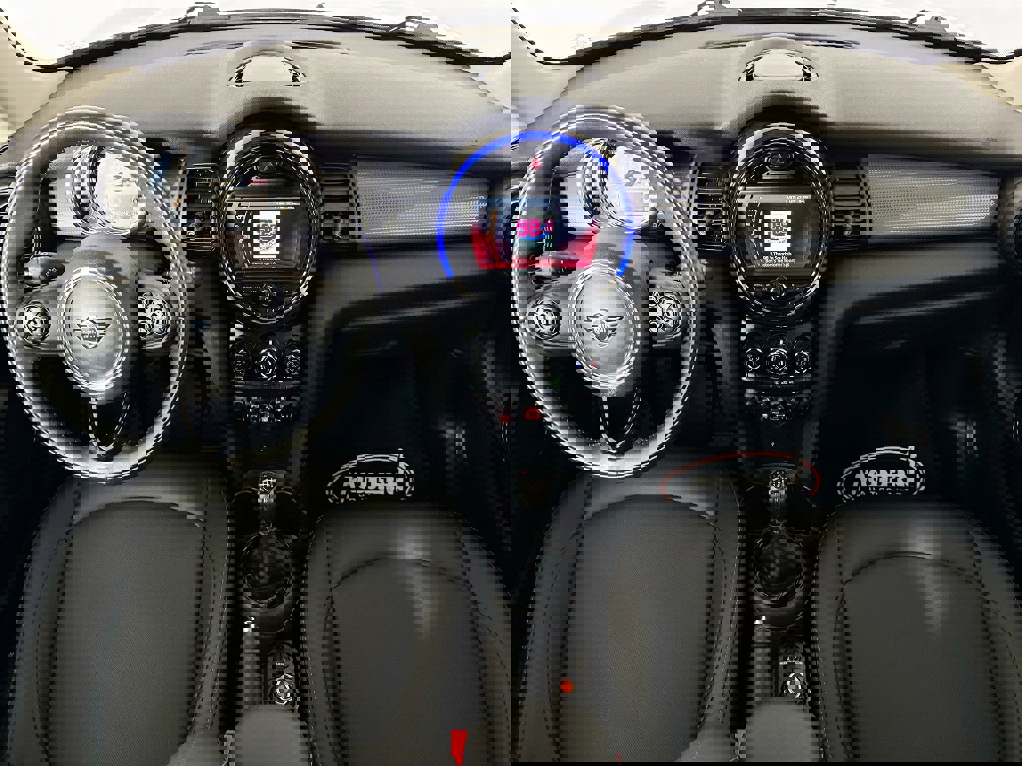 Used 2019 MINI Cooper 2-Door Hardtop image 23