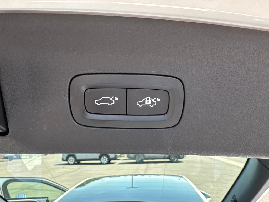 Used 2022 Polestar Polestar 2 w/ Performance Package AWD/4WD image 18