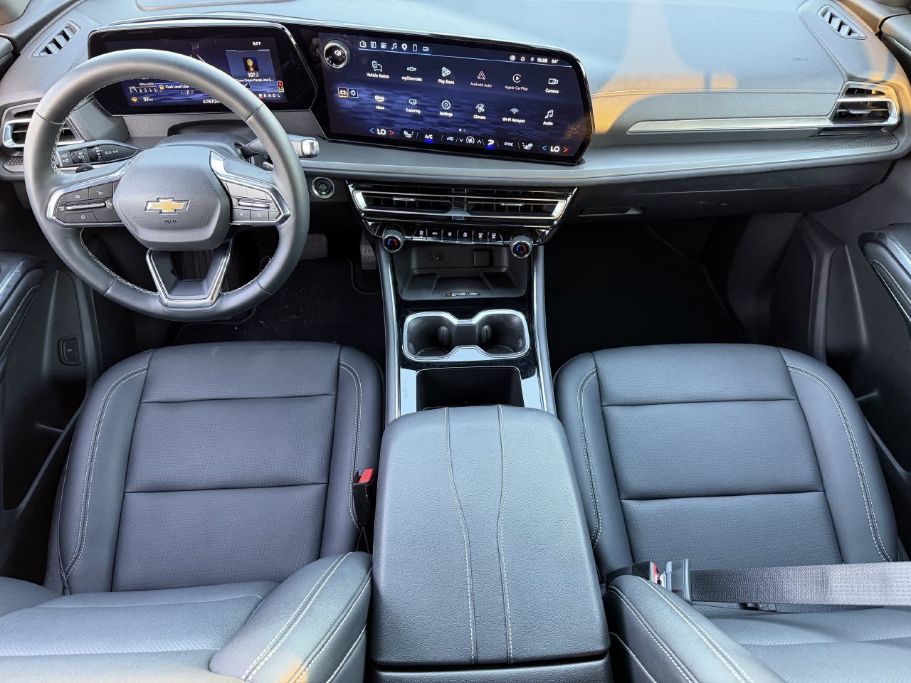 Used 2025 Chevrolet Traverse LT FWD image 10