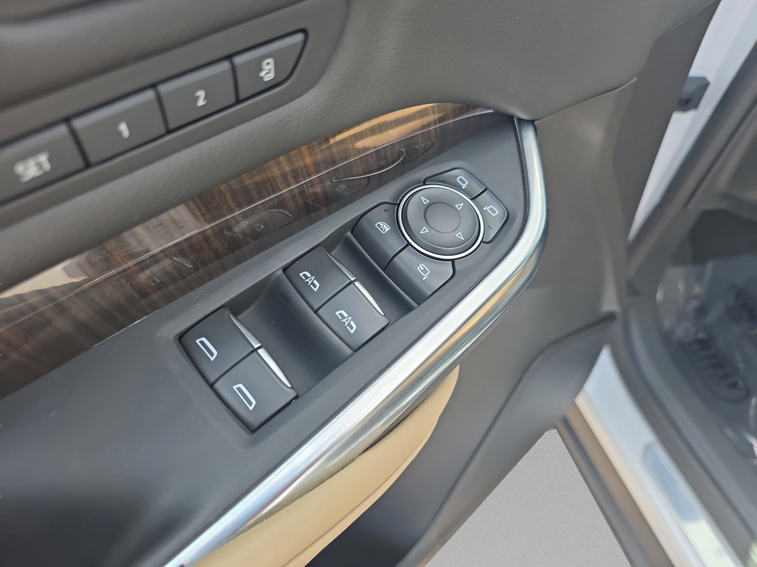 Used 2025 Cadillac XT4 Premium Luxury w/ Cold Weather Package FWD image 11