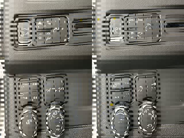 Used 2023 Chevrolet Suburban Premier image 19