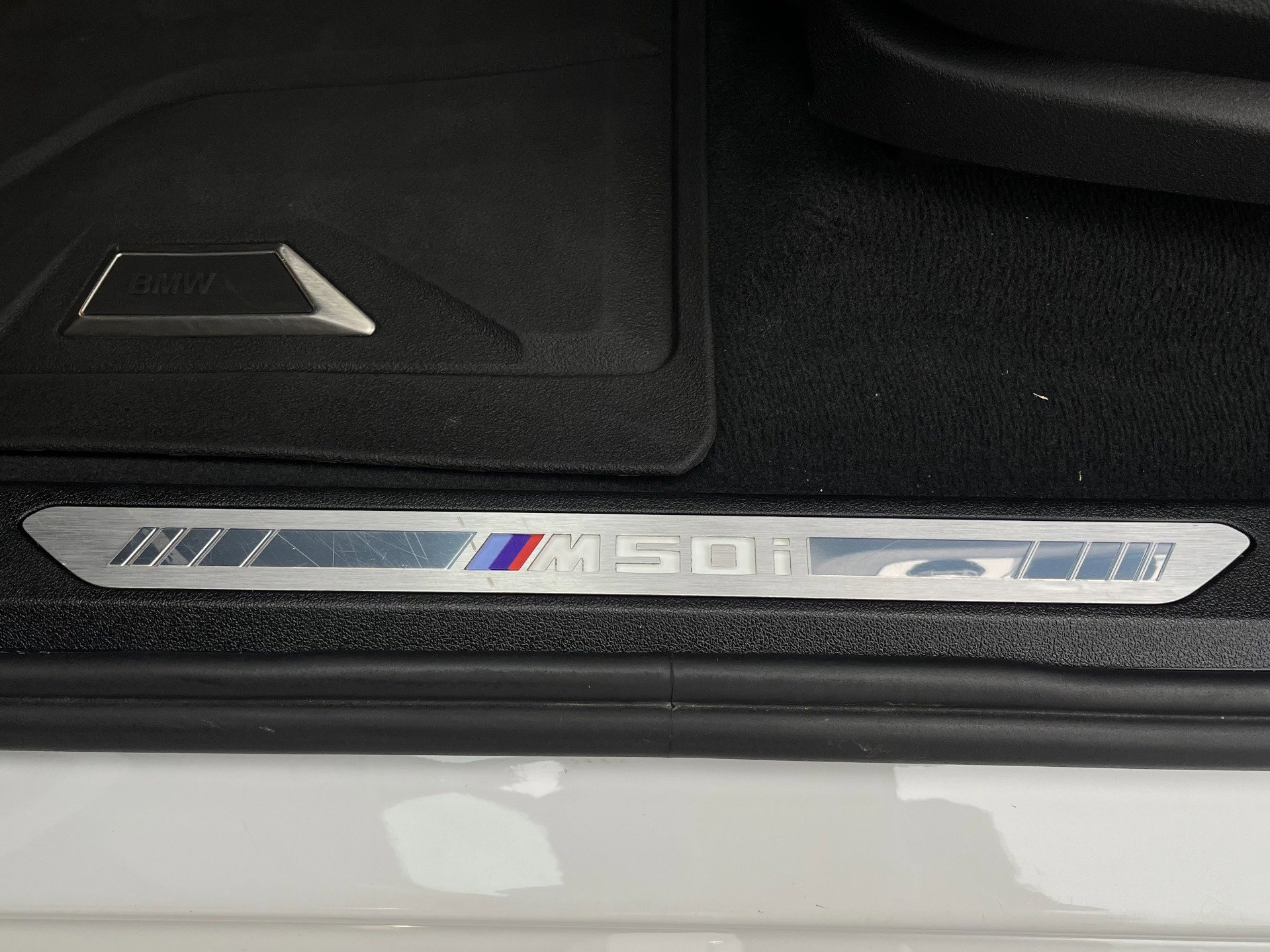 Used 2022 BMW X5 M50i w/ Executive Package image 28
