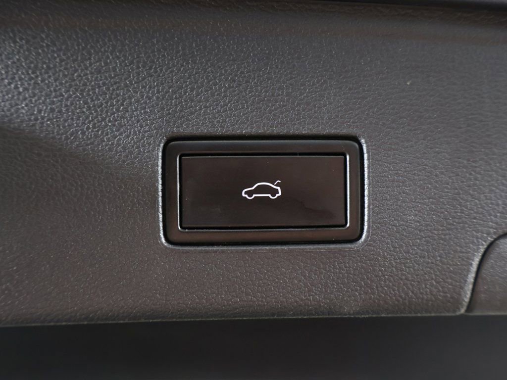 Used 2020 Volkswagen Atlas Cross Sport SE image 50