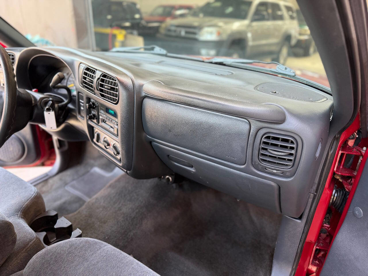 Used 1999 Chevrolet S10 Pickup LS w/ Preferred Equipment Group RWD image 16