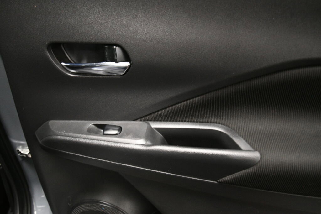 Used 2022 Nissan Kicks SV image 24