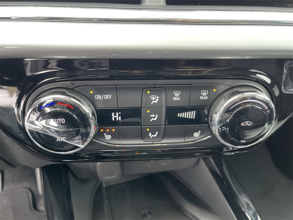 New 2026 Chevrolet Trax LT w/ Sunroof Package image 18