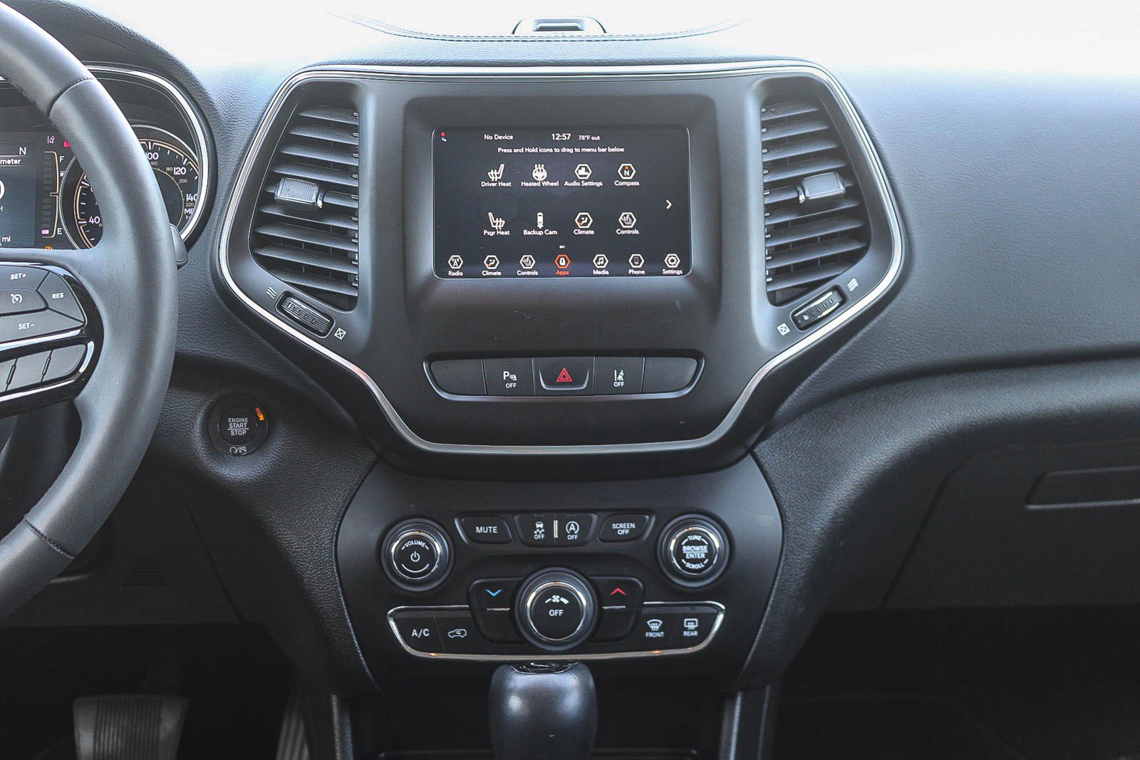 Used 2021 Jeep Cherokee Latitude Plus image 14