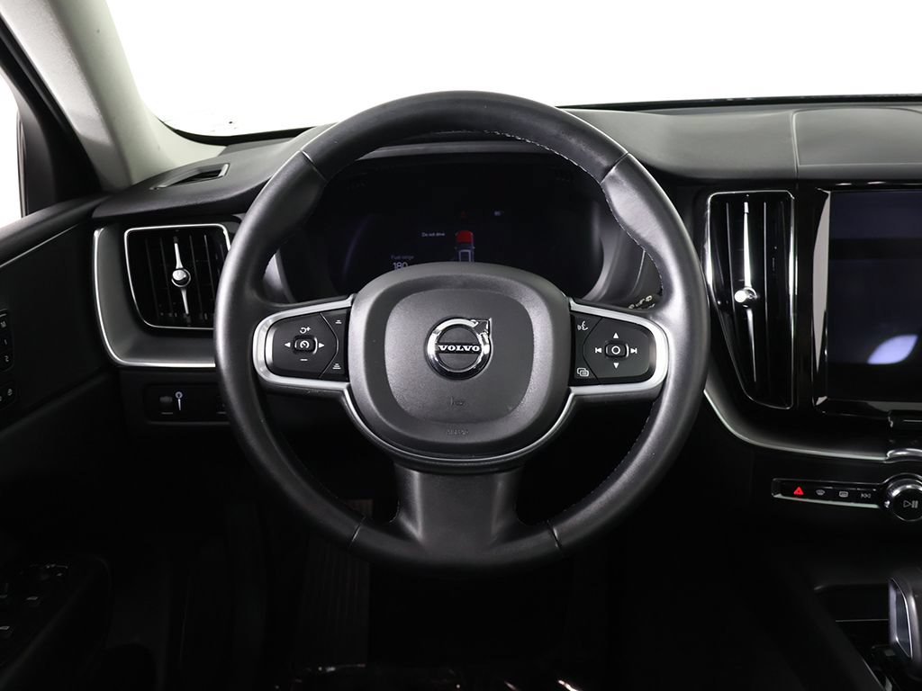 Used 2022 Volvo XC60 B5 Momentum AWD/4WD image 42
