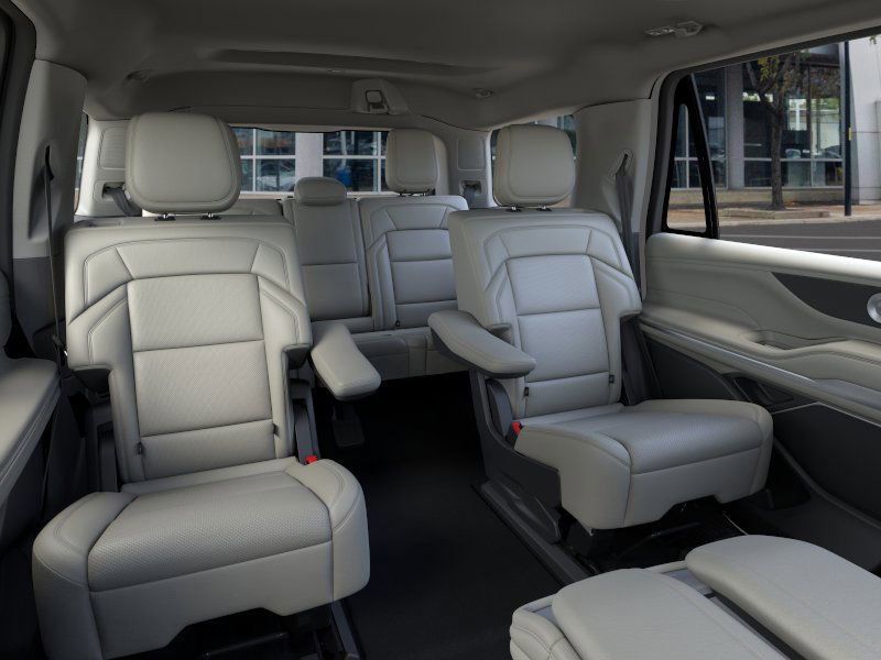 New 2026 Lincoln Navigator Premiere image 11