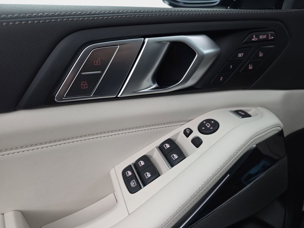 New 2026 BMW X7 M60i image 28