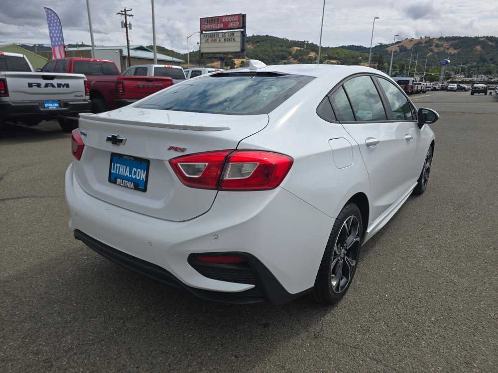 Used 2019 Chevrolet Cruze LT w/ Convenience Package FWD image 5