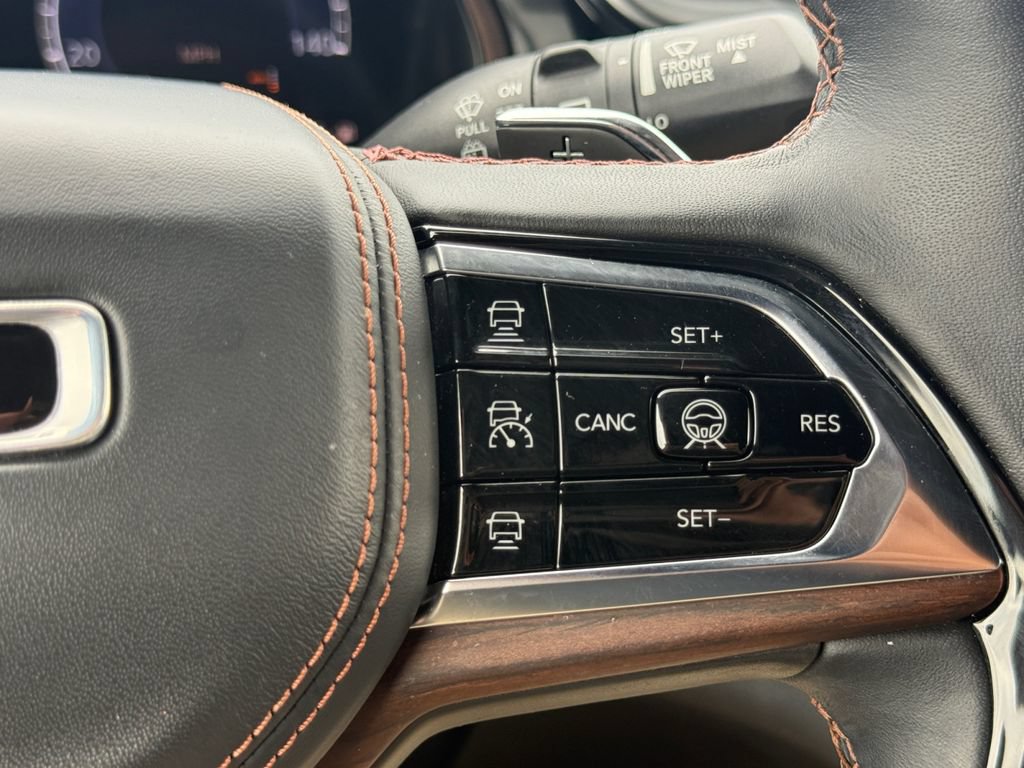 Used 2022 Jeep Grand Cherokee Summit w/ Adv Protech Group IV AWD/4WD image 19