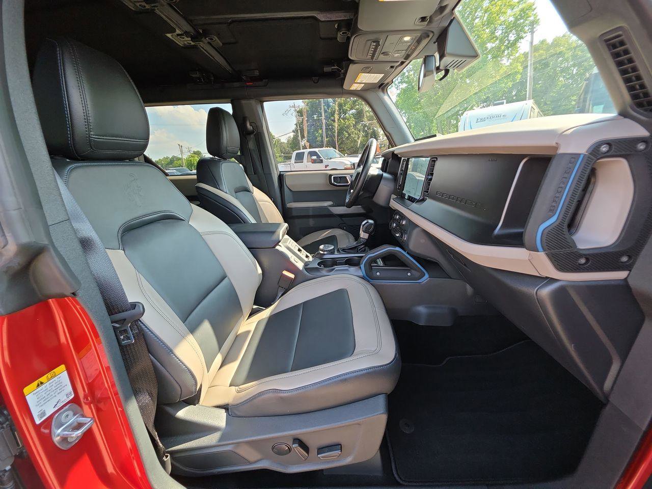 Used 2022 Ford Bronco Wildtrak image 8