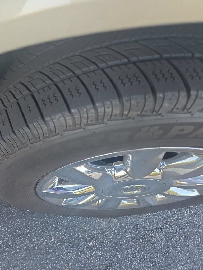 Used 2014 Buick Enclave Leather FWD image 3